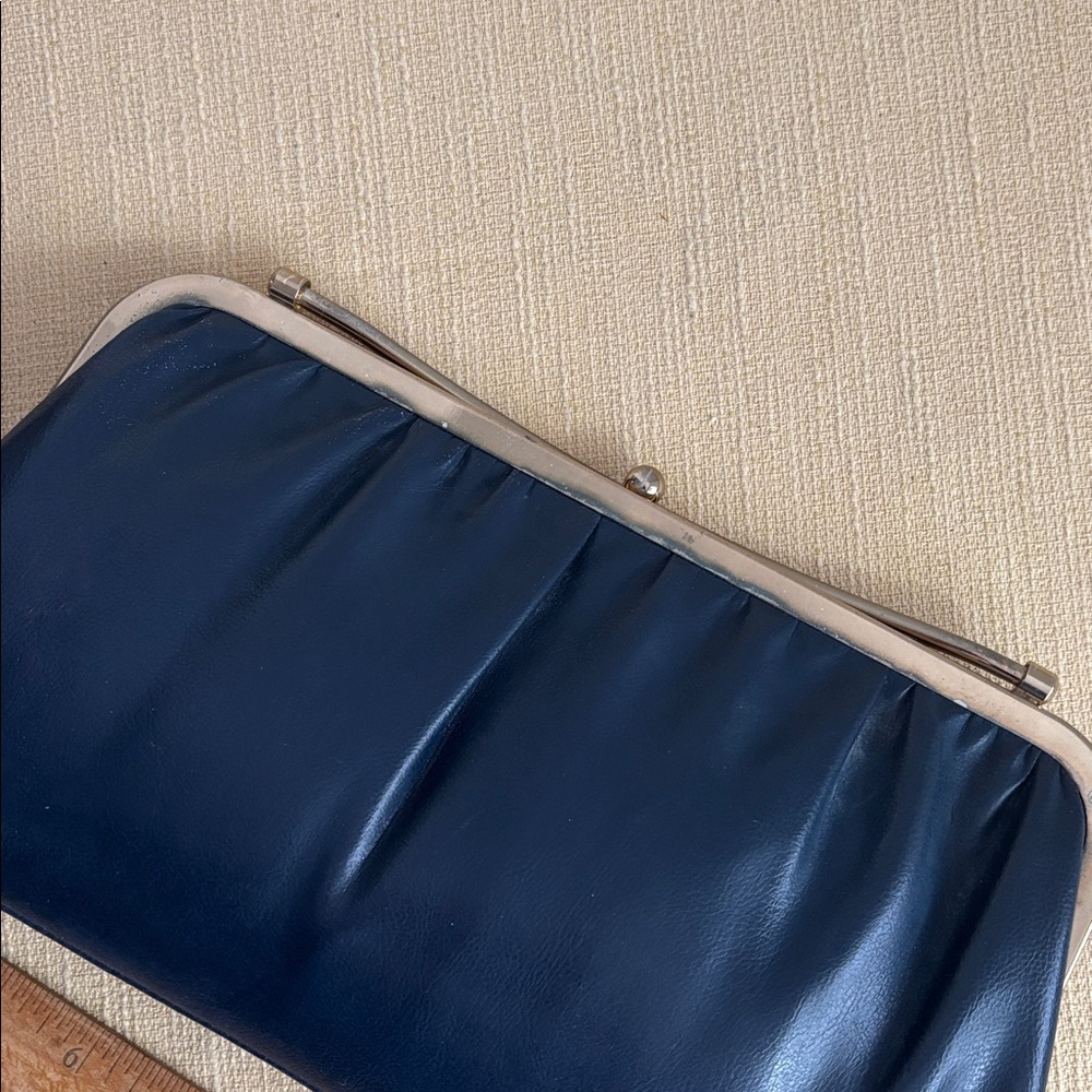 Vintage Reversible Navy Blue & White Leather Clutch Bag Gold Tone Closure - Picture 6 of 9